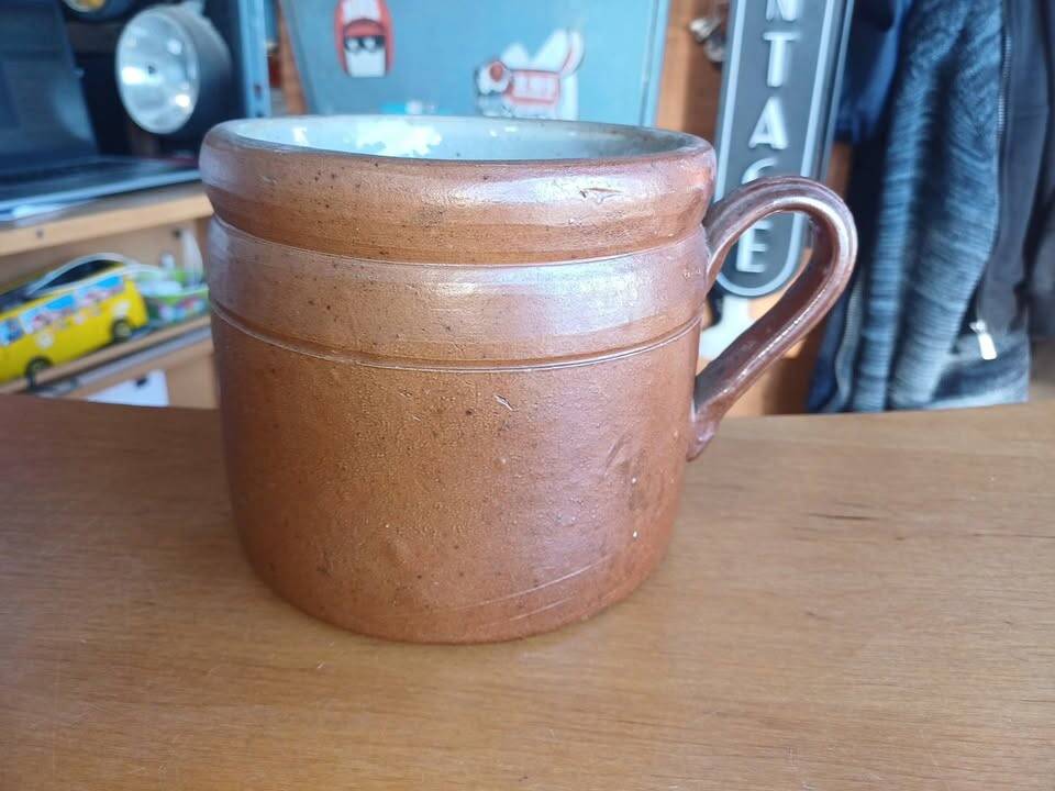Large mug / Antique stoneware mug