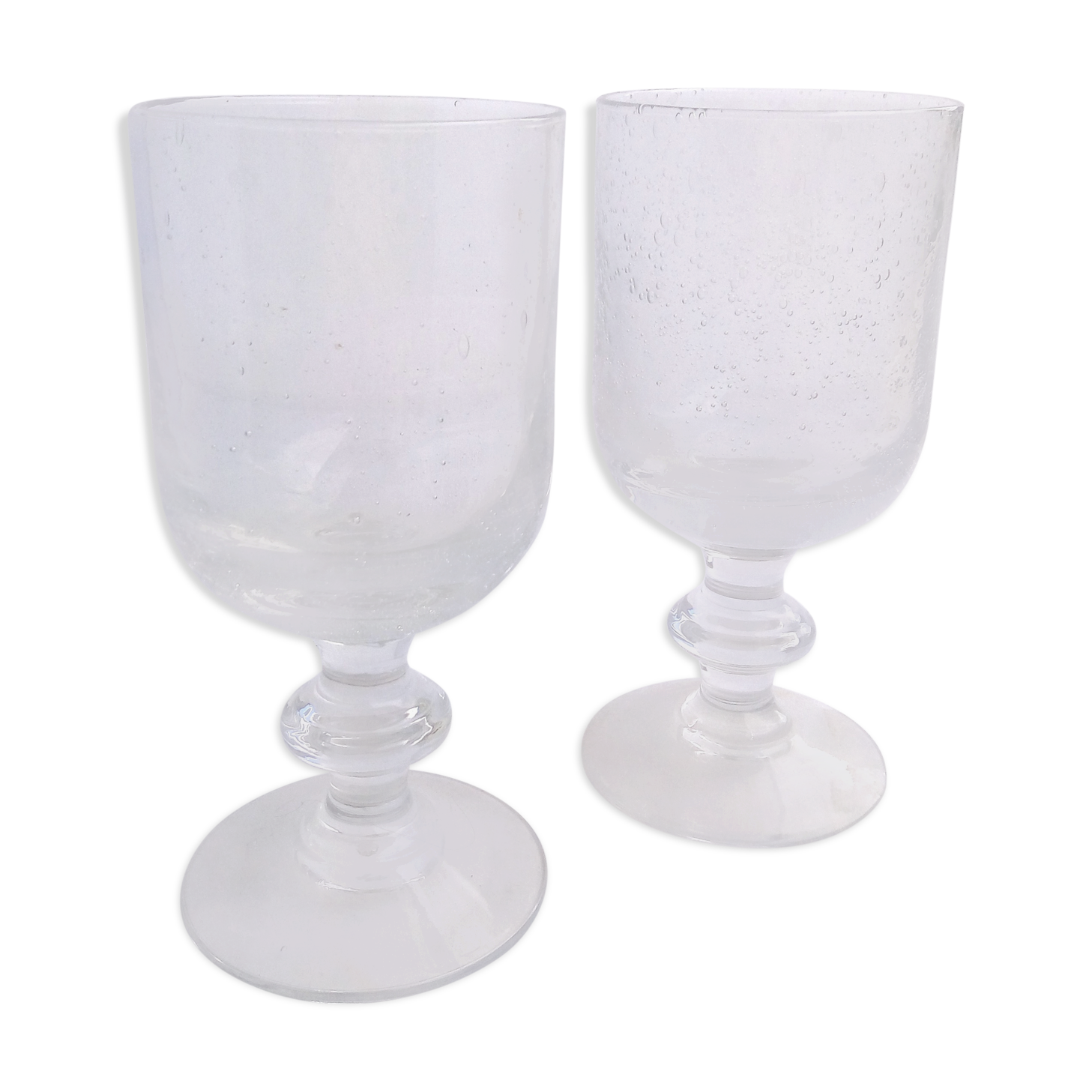 Duo of glasses with bullied glass