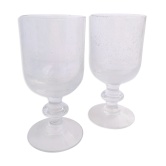 Duo of glasses with bullied glass