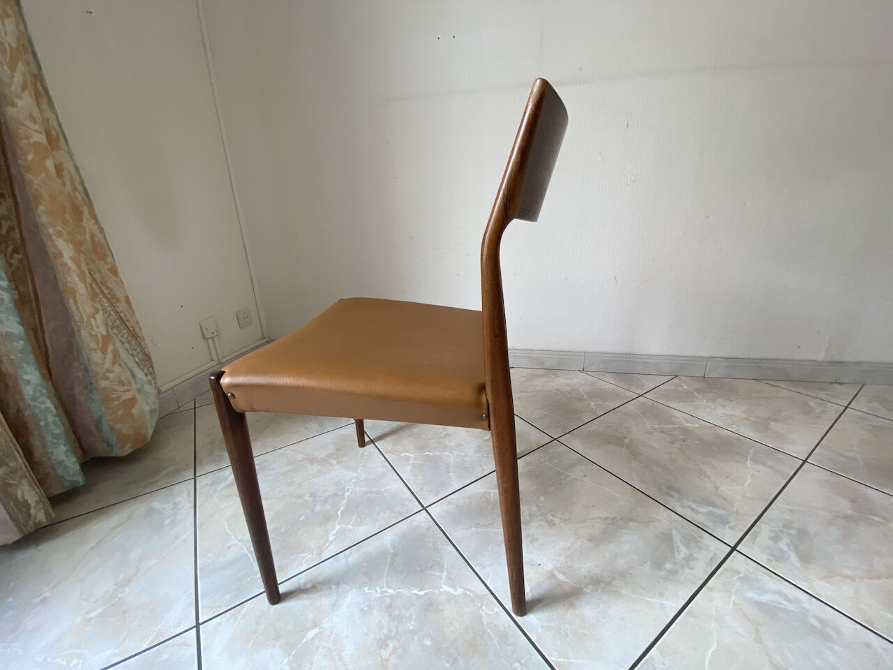 Mle 38 rio rosewood dining table by Henry Rosengren Hansen and 6 matching chairs