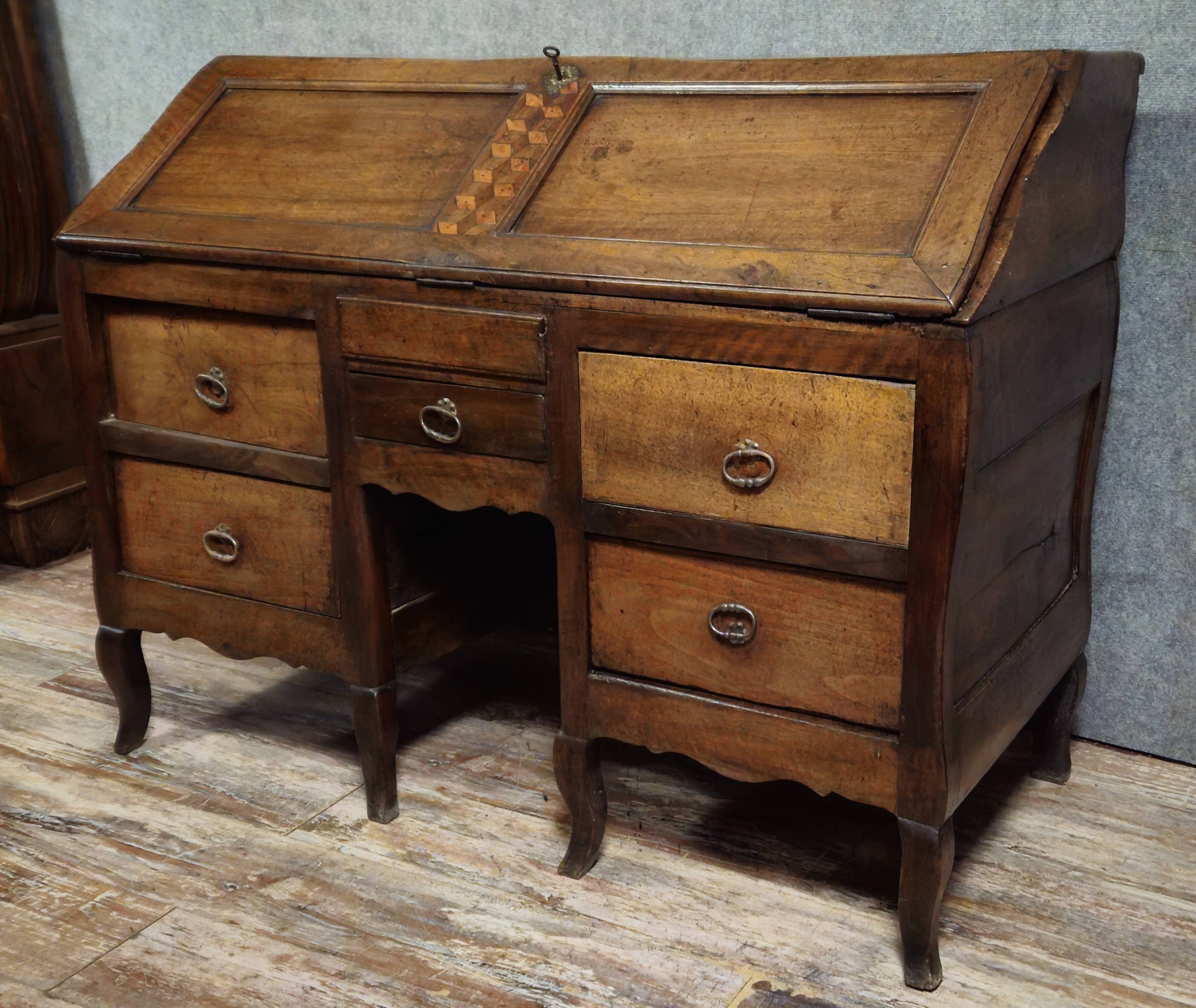 Antique curved secretary desk, Louis XV style, made of solid wood and marquetry.