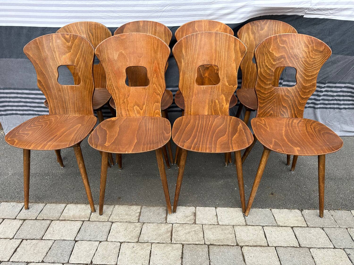 Suite de 8 chaises de bistrot Baumann vintage années 1970