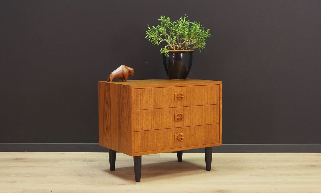 Vintage chest of drawers