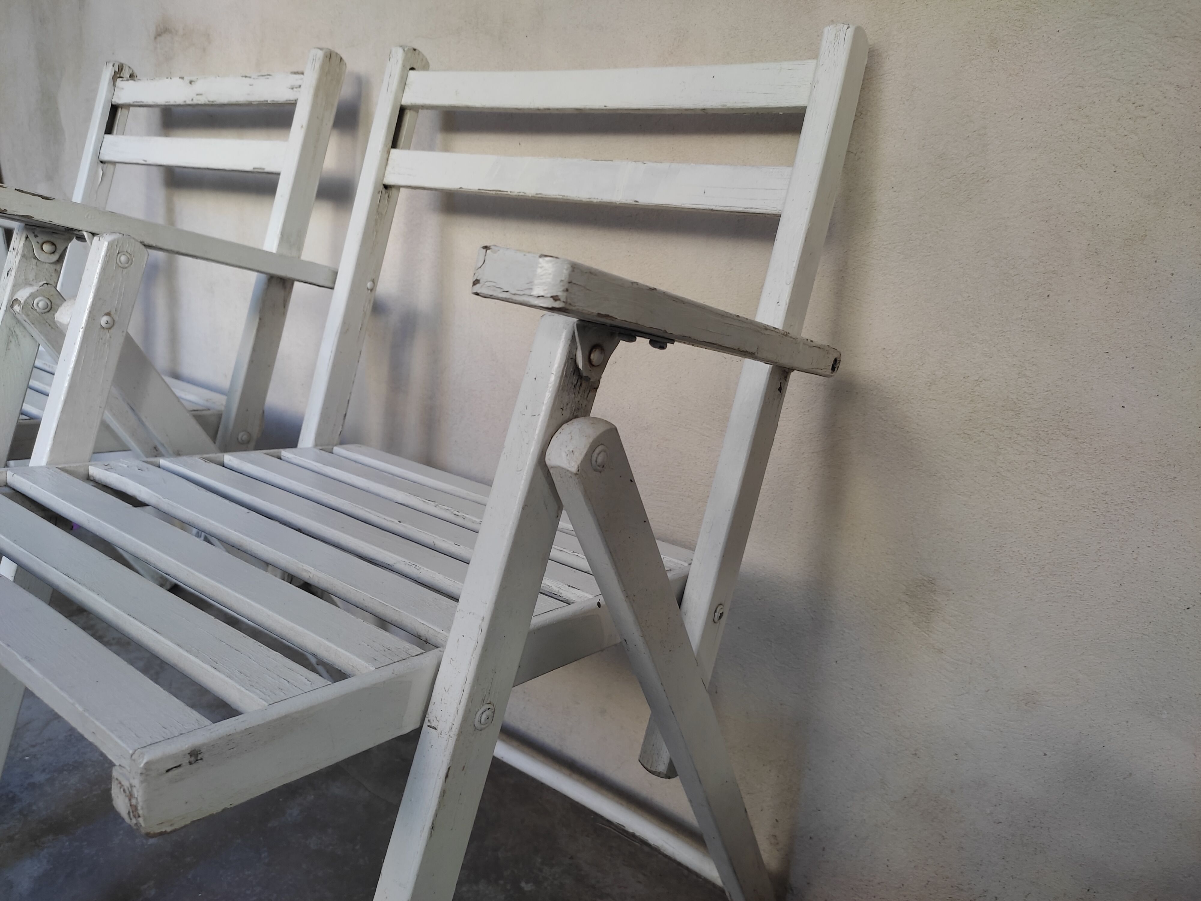 2 foldable garden chairs