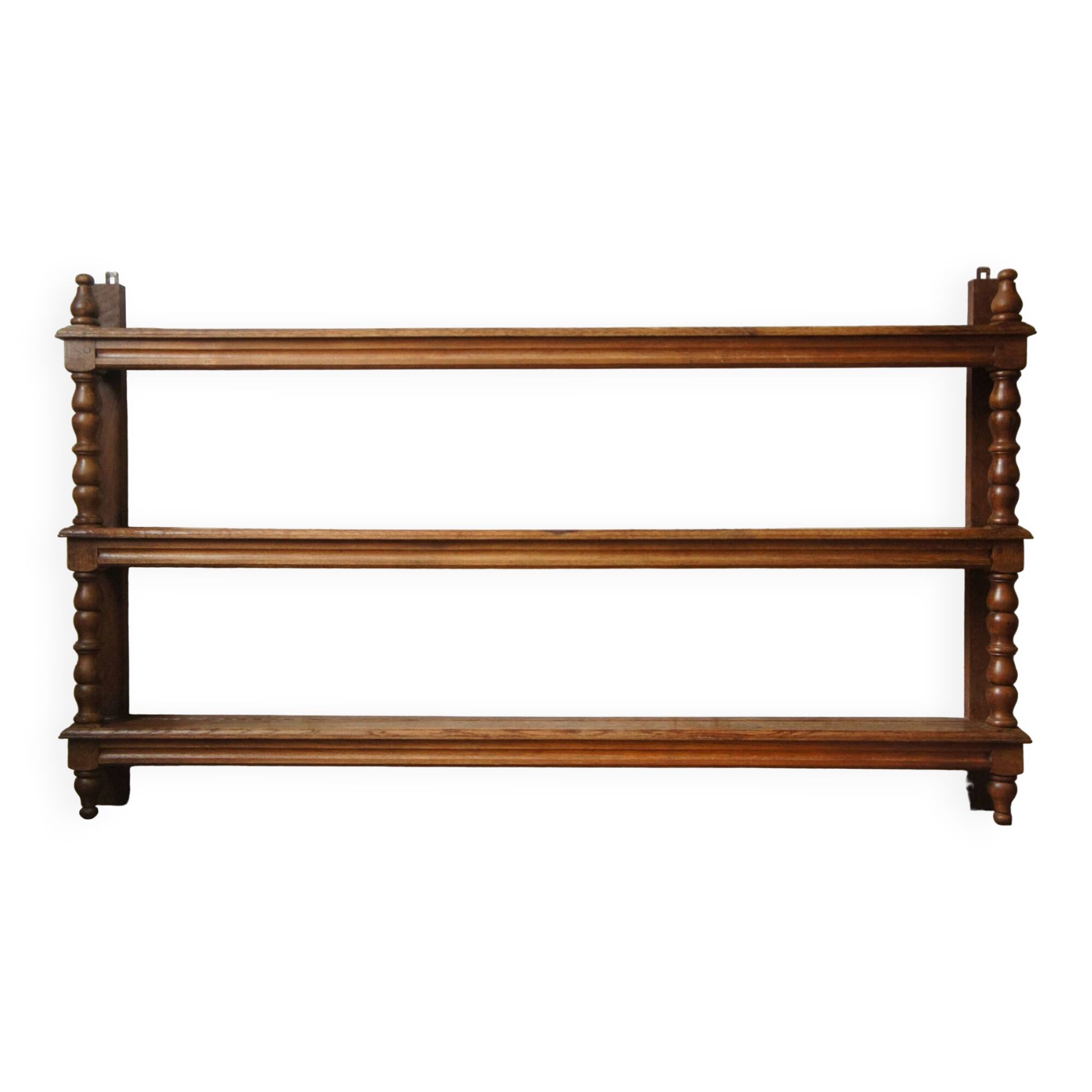 Raw solid wood shelf with 3 grooved levels