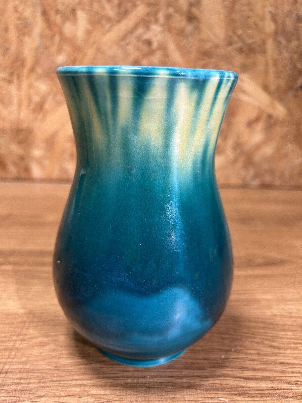 Vase ancien céramique émaillée bleu, blanc, signé Accolay XXème