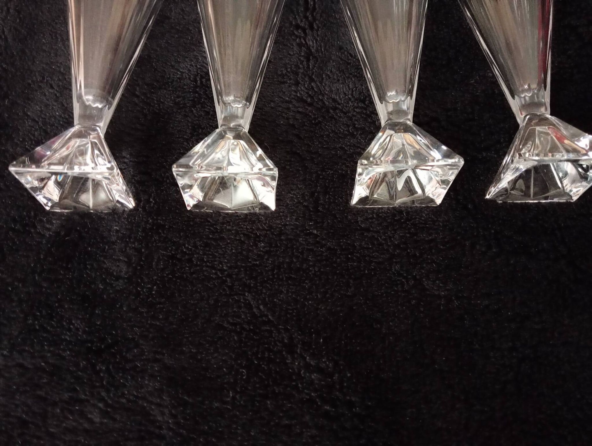 Lot de 4 flûtes à champagne en cristal d'Arques.