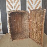Market basket with wicker lid