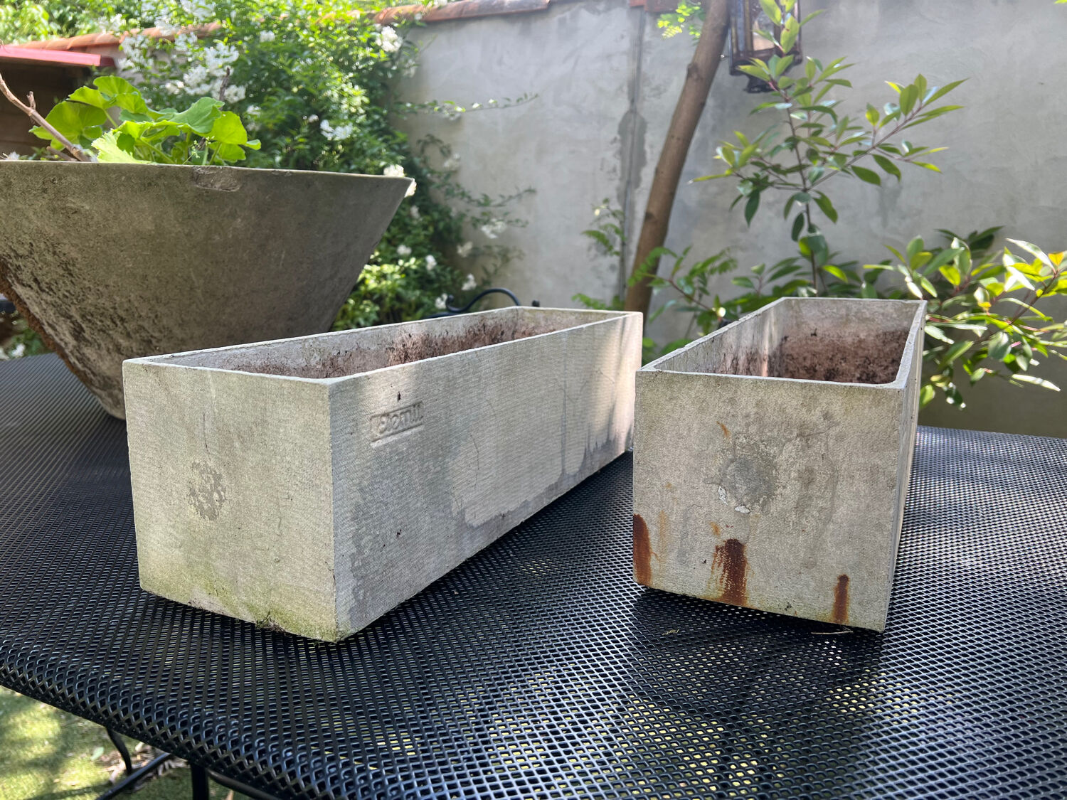 Pair of planters Eternit
