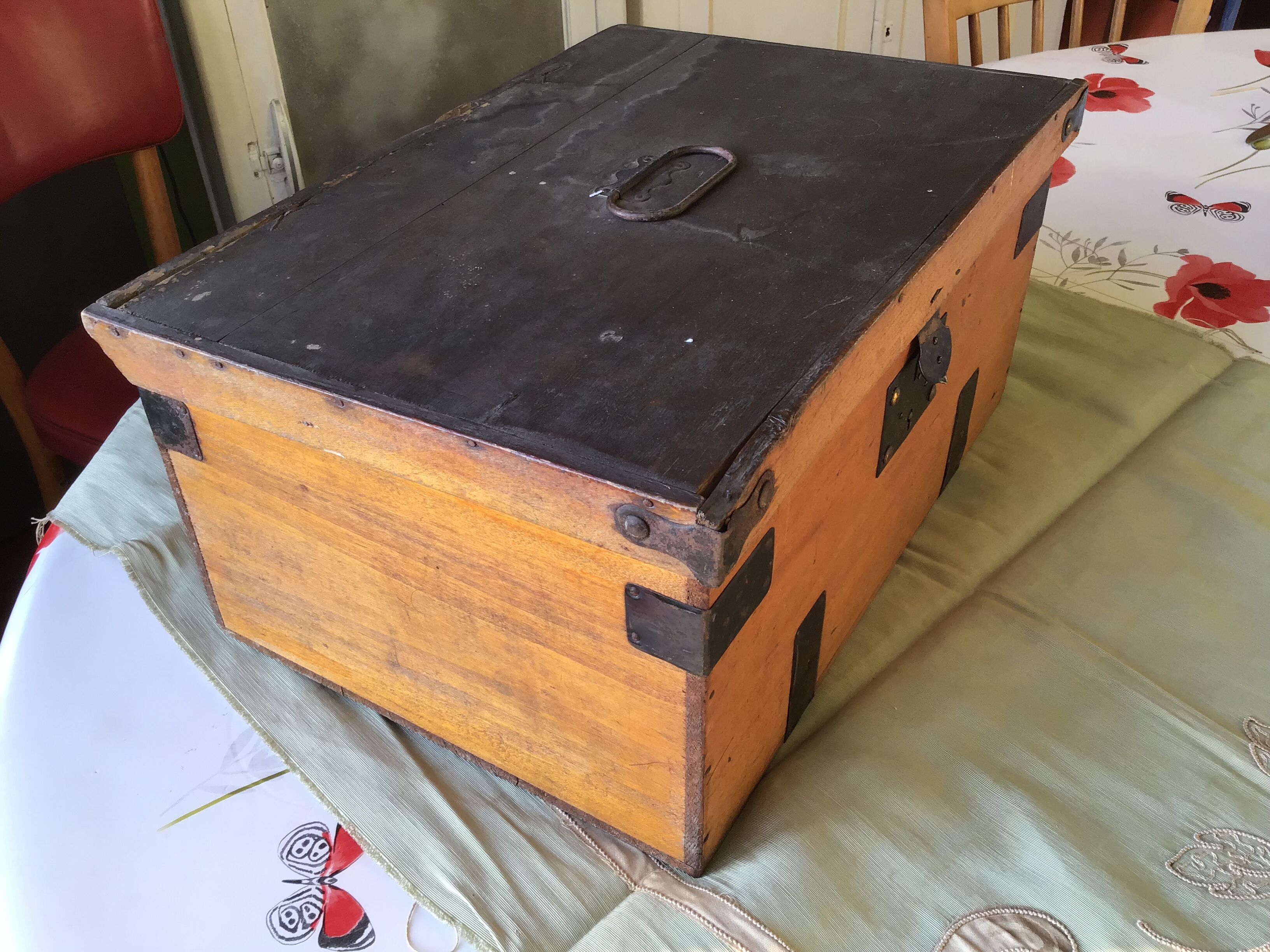 Box box wood transport school