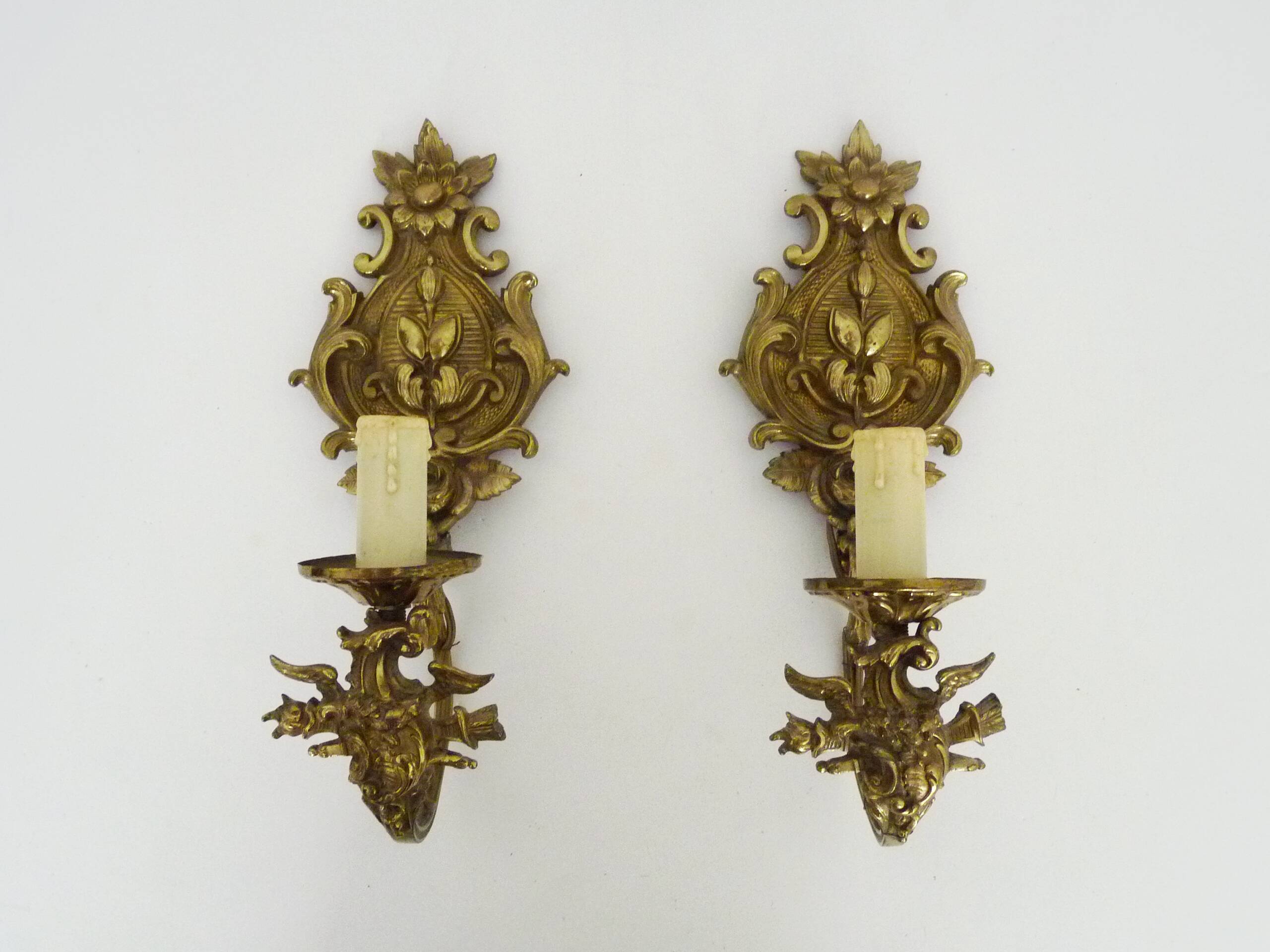 Vintage pair of 1950s gilt brass wall sconces