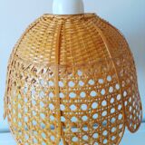 Lustre forme fleur en rotin
