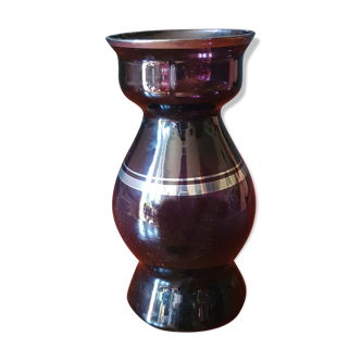 Vase en verre violet