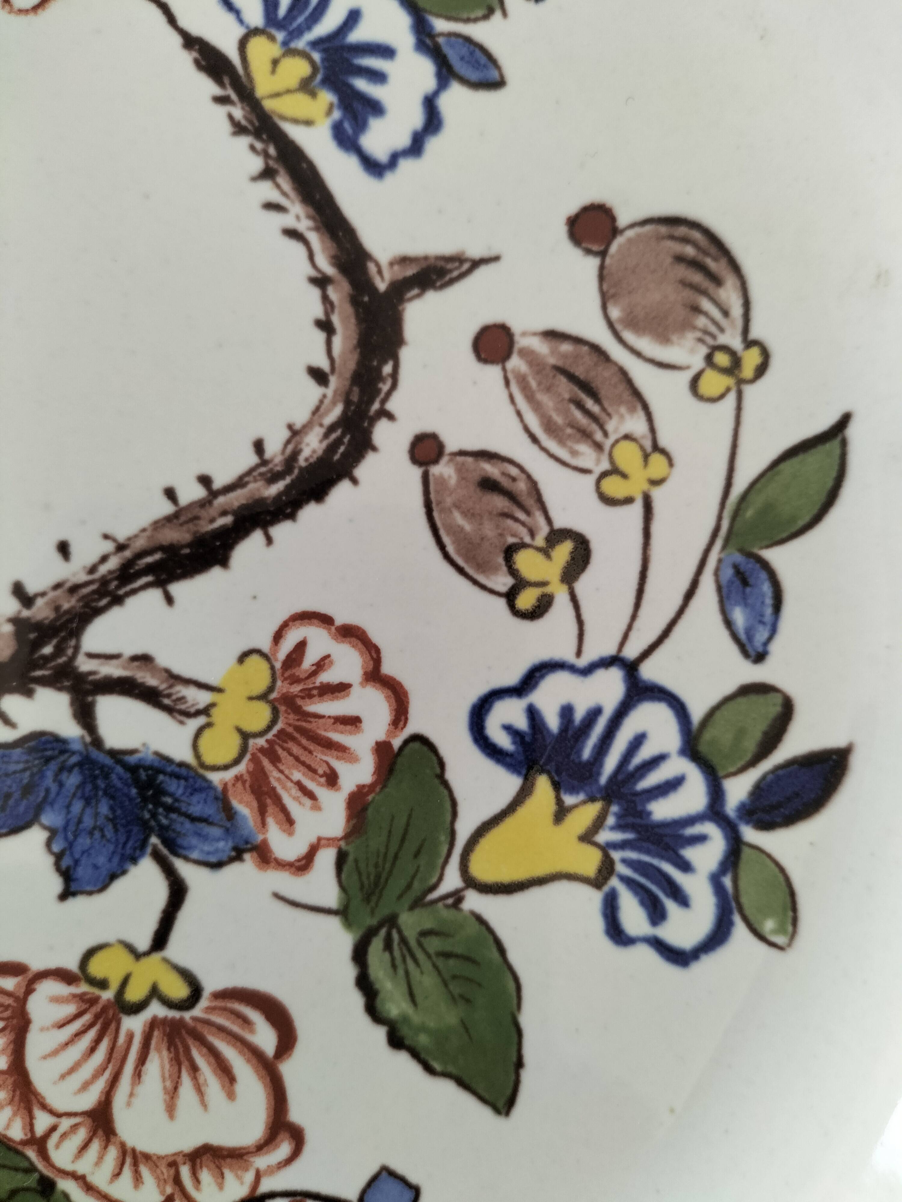 Saint-Clément plate with polychrome floral decoration