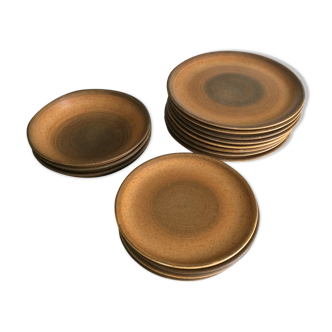 Vintage sandstone plates