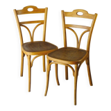2 bistro chairs from 1905 by KOHN No. 187, wooden seats with 5 fleur-de-lis motifs