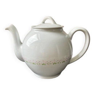 White Porcelain Teapot 0.75 L