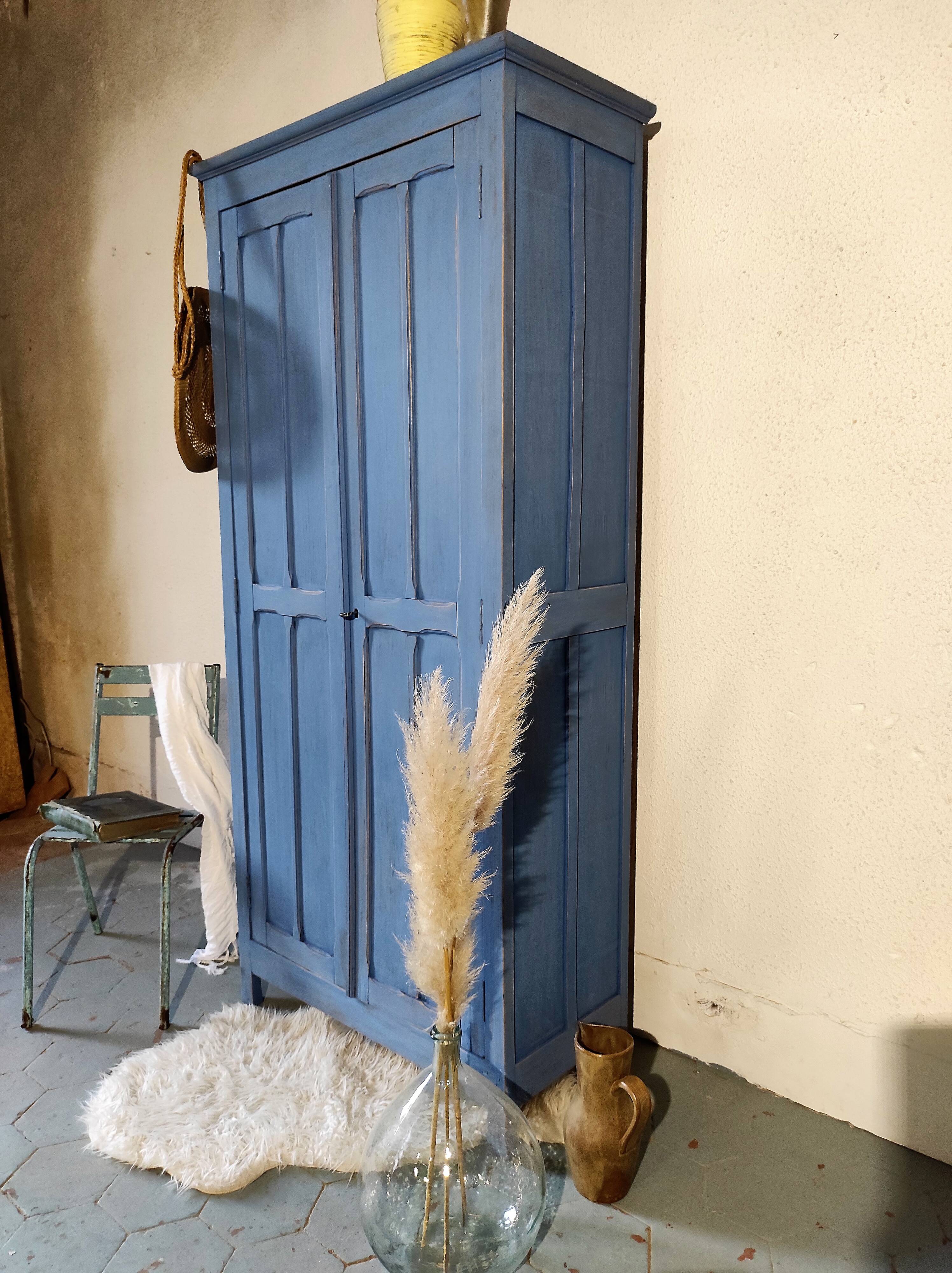 Armoire parisienne