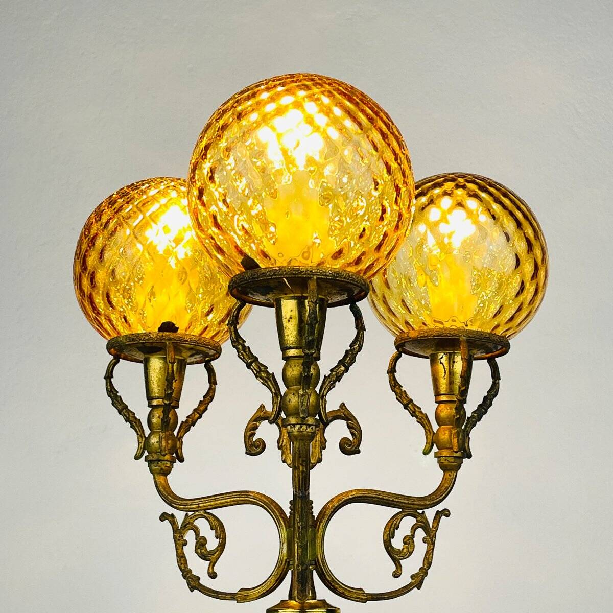 Lampe de table à 3 bras Chasse par C. Florentine, Italie, années 1950