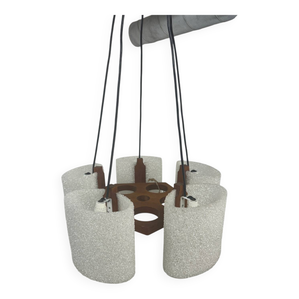 Suspension en résine granitée et bois, années 1950