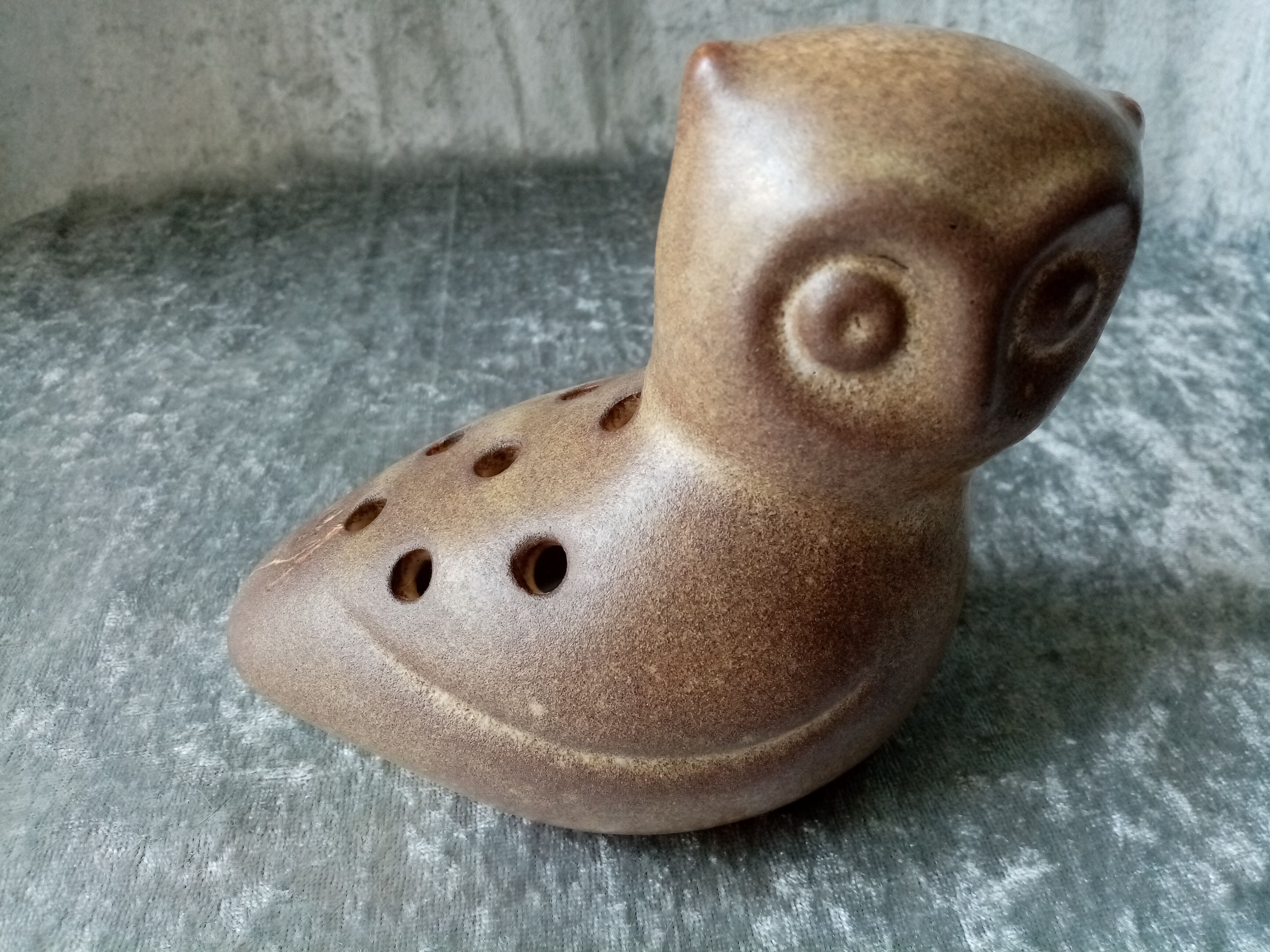 Old ceramic flower stick in the shape of an owl from the 60s signed the potter chin