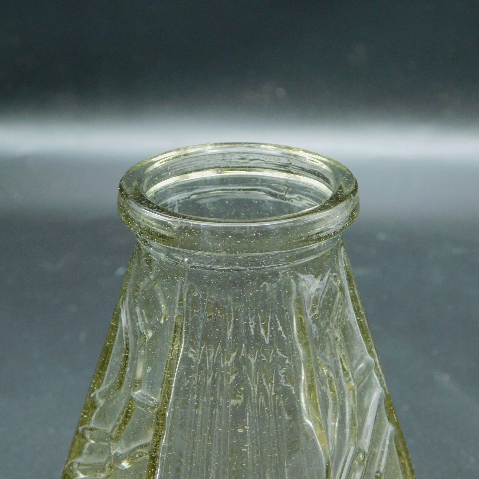 Duo of moulded and bubbled smoked glass vases - Modernism