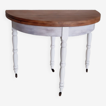 Revamped round folding solid oak table