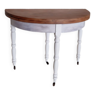 Revamped round folding solid oak table