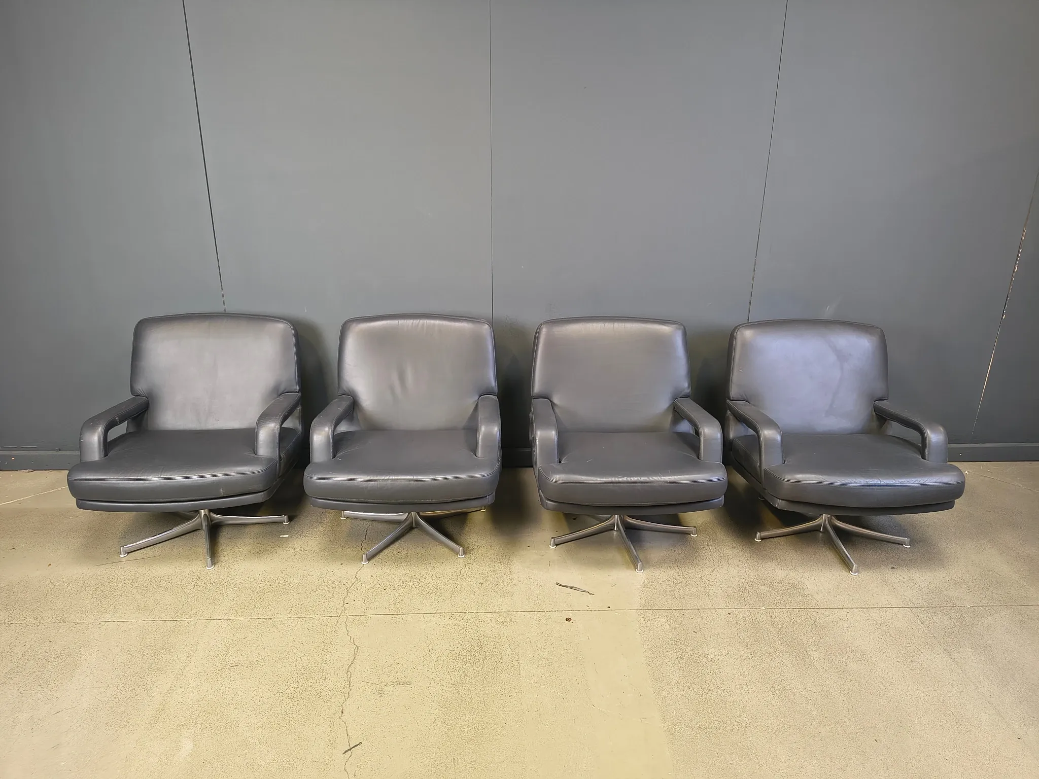 Set of 4 swivel chairs by Bernd Munzebrock for Walter Knoll, 1970s