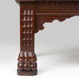 Banc à dossier haut en chêne sculpté de style gothique, France XVIIIe siècle