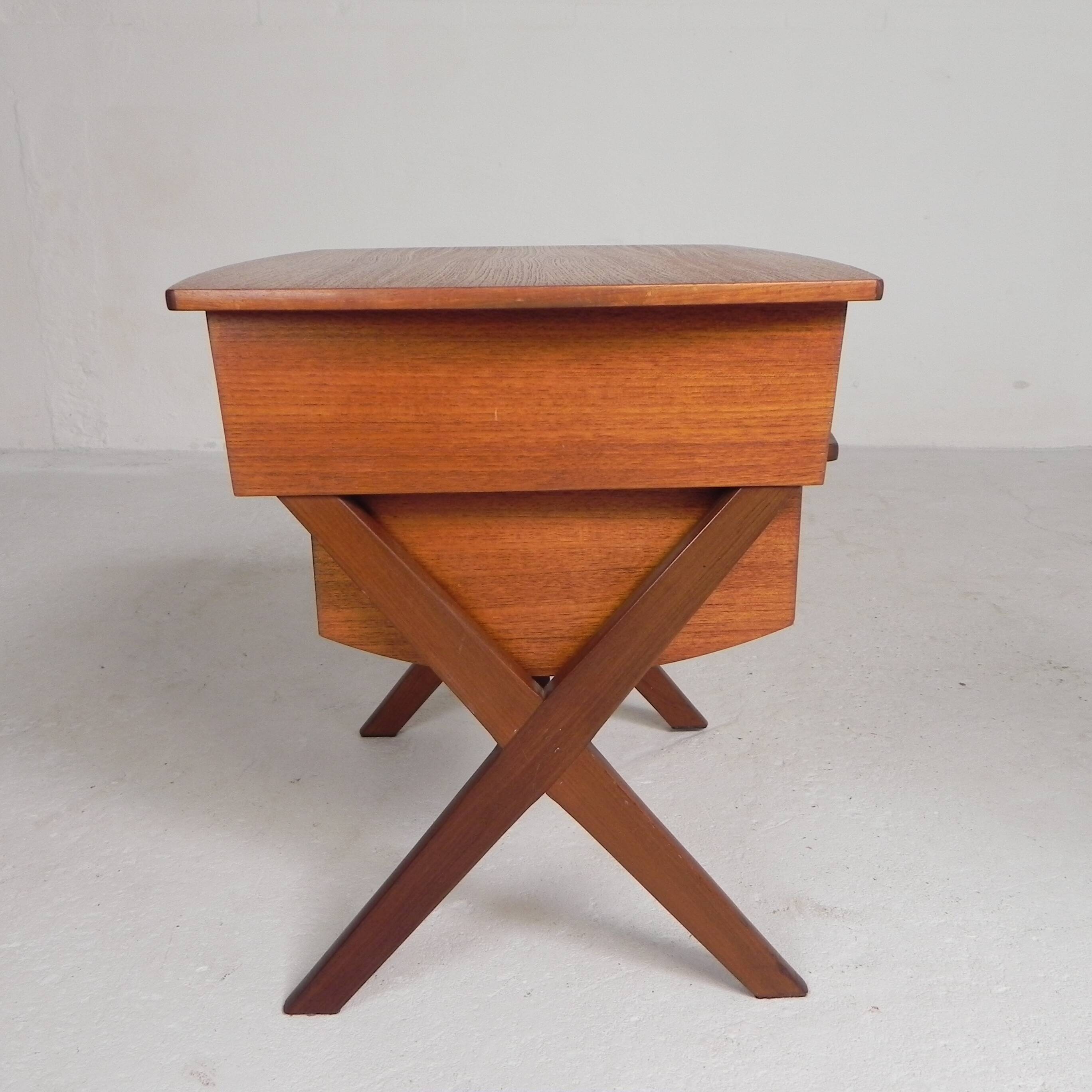 Small chest of drawers, sewing table with 2 drawers O.M.F. 1960s