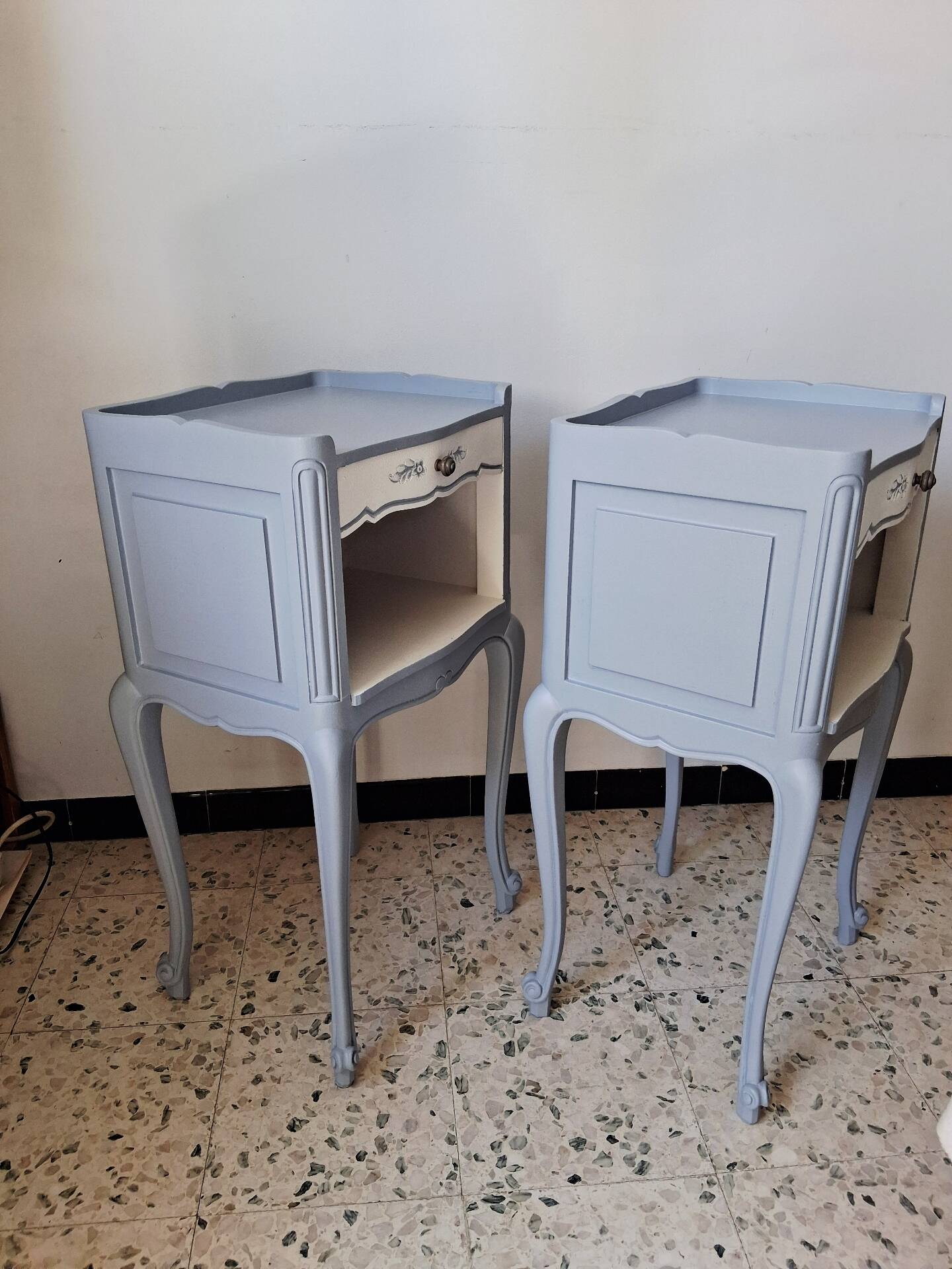 Set of 2 bedside tables