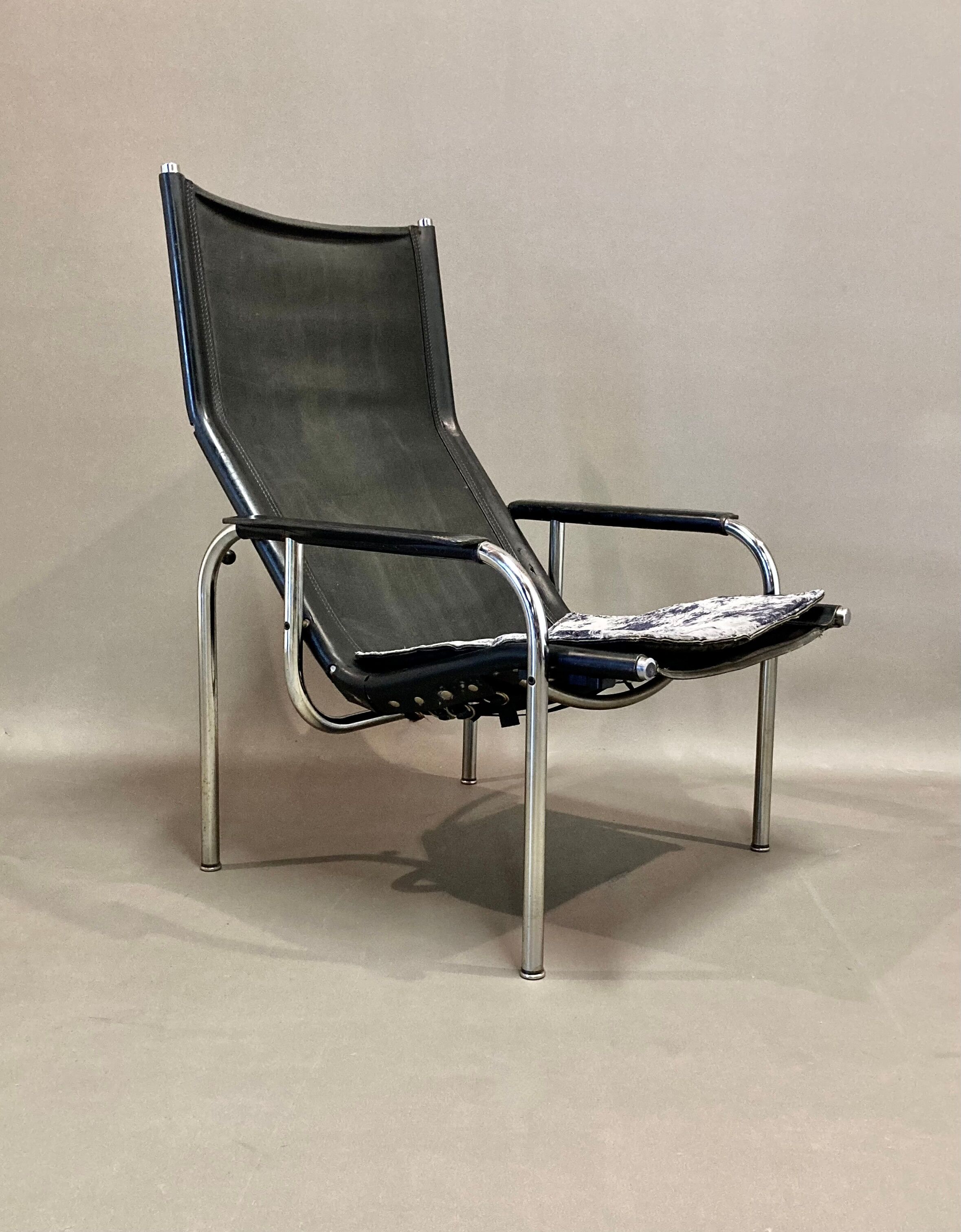 Relax armchair reclining black leather design 1960