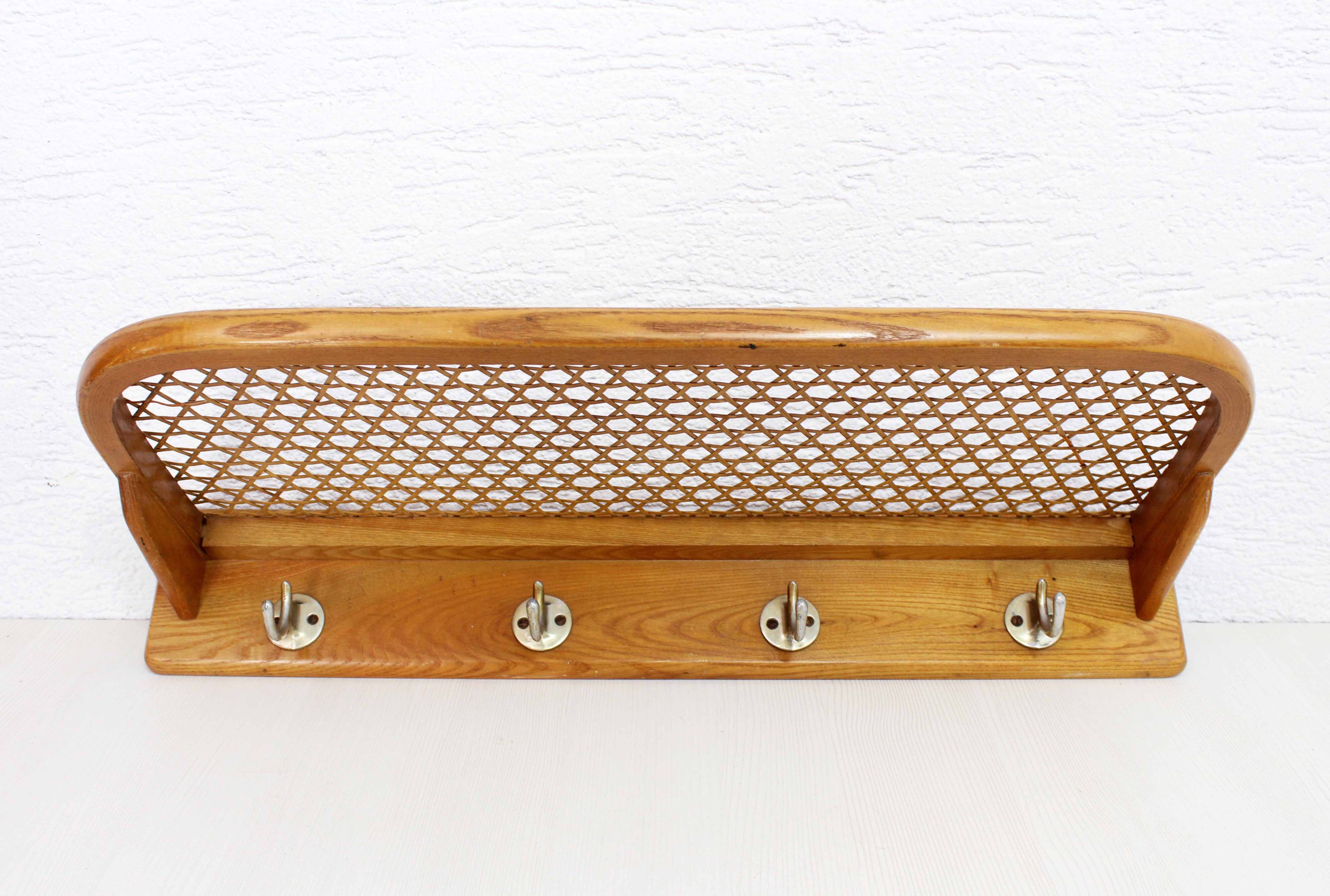 Wall coat rack with shelf