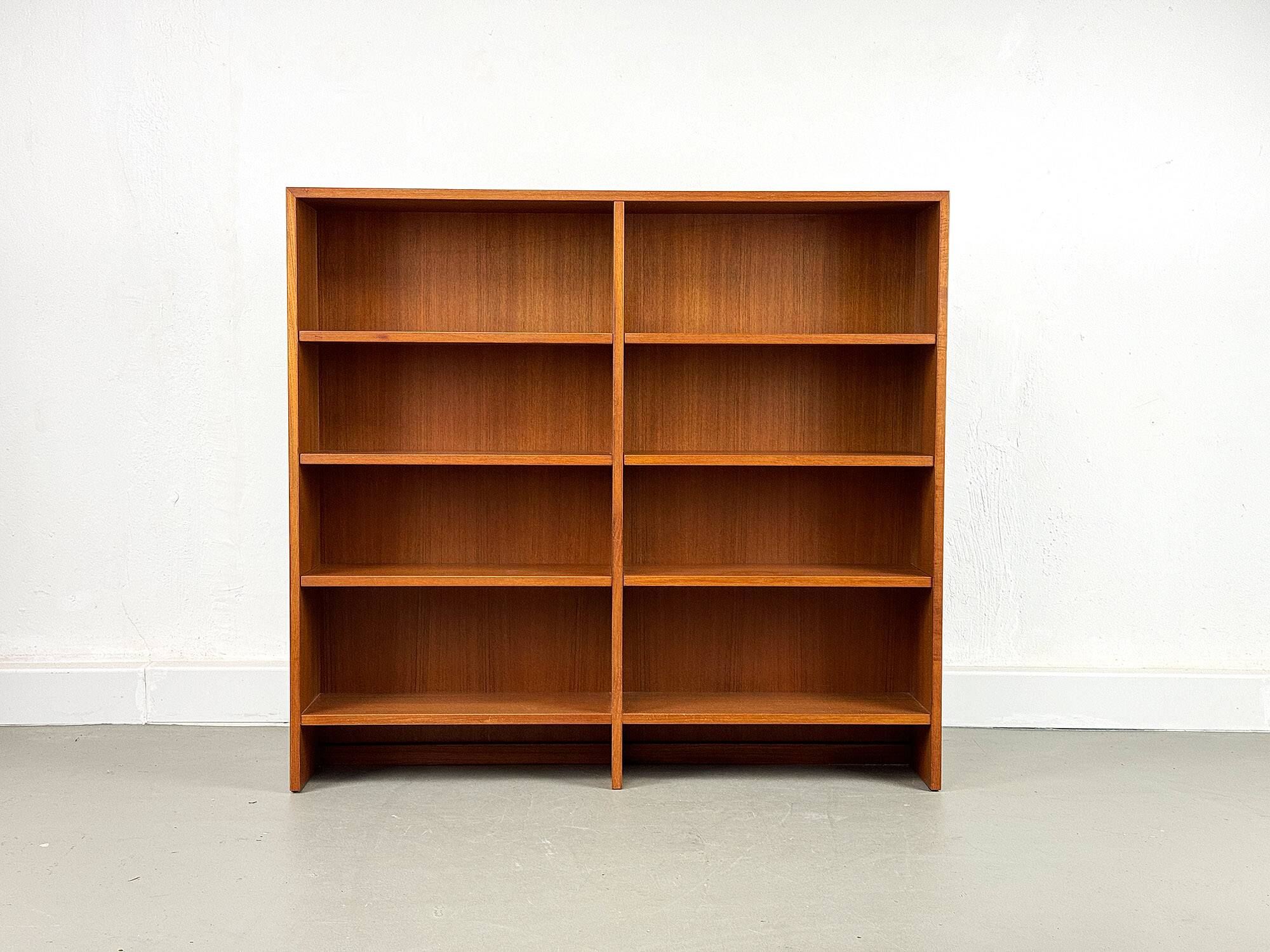 Bibliothèque en teck, années 1960