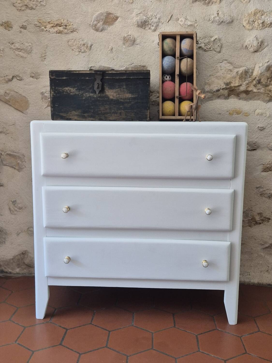 Vintage chest of drawers