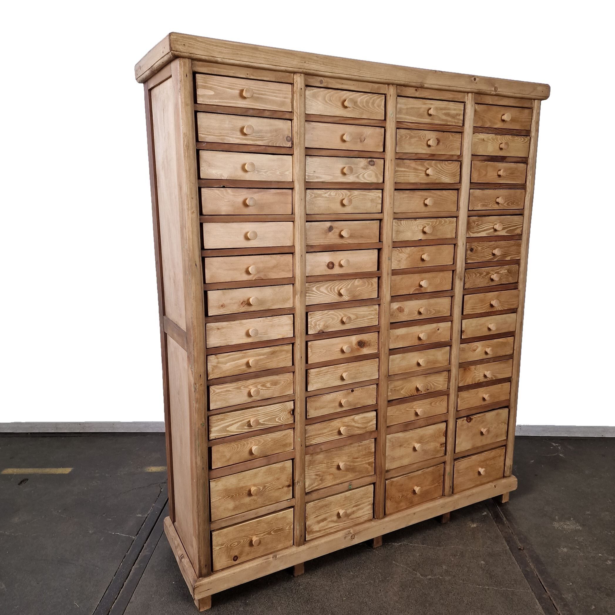 Vintage chest of drawers