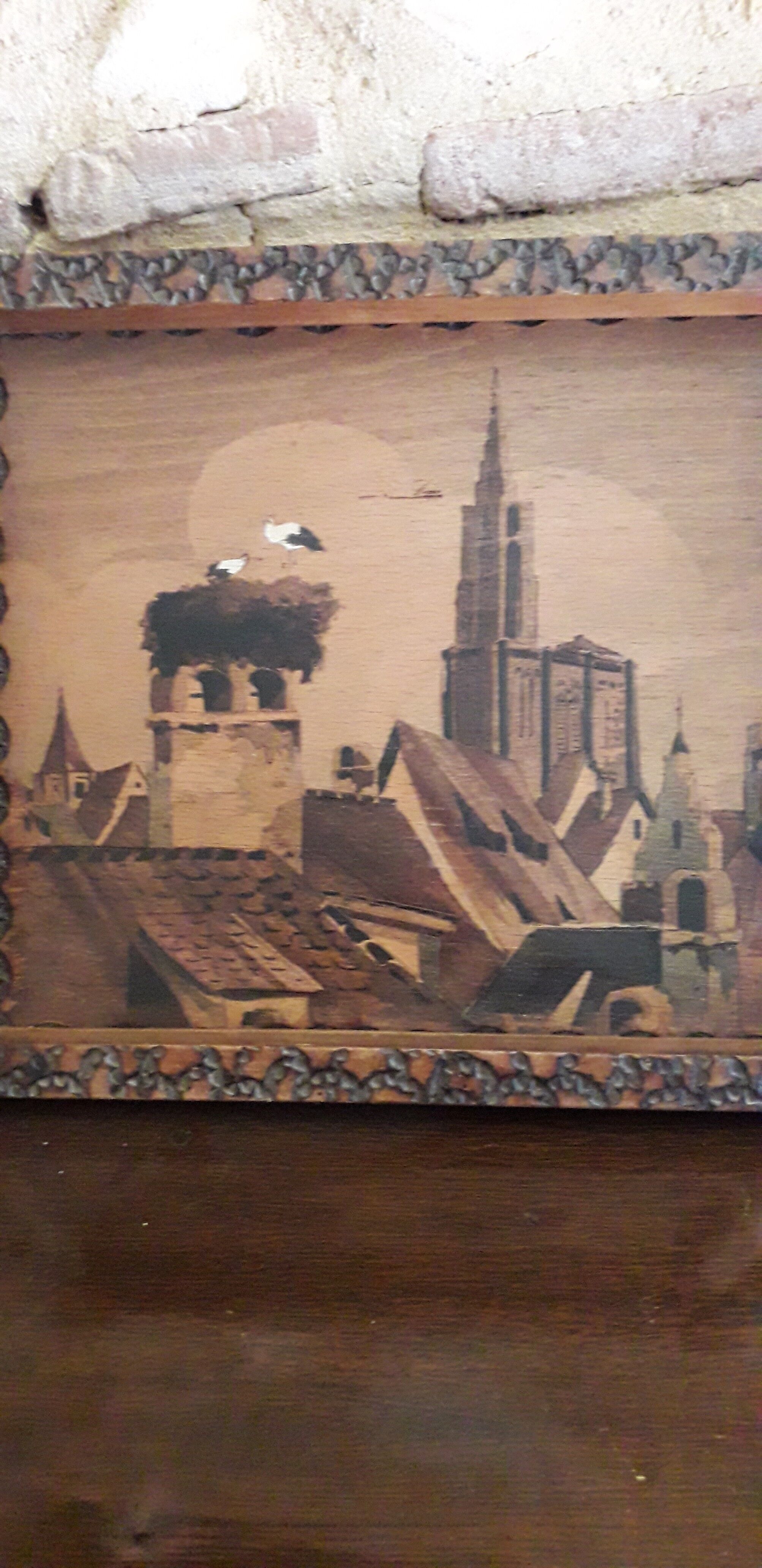 Old wooden top painted and pyroengraved after Boli