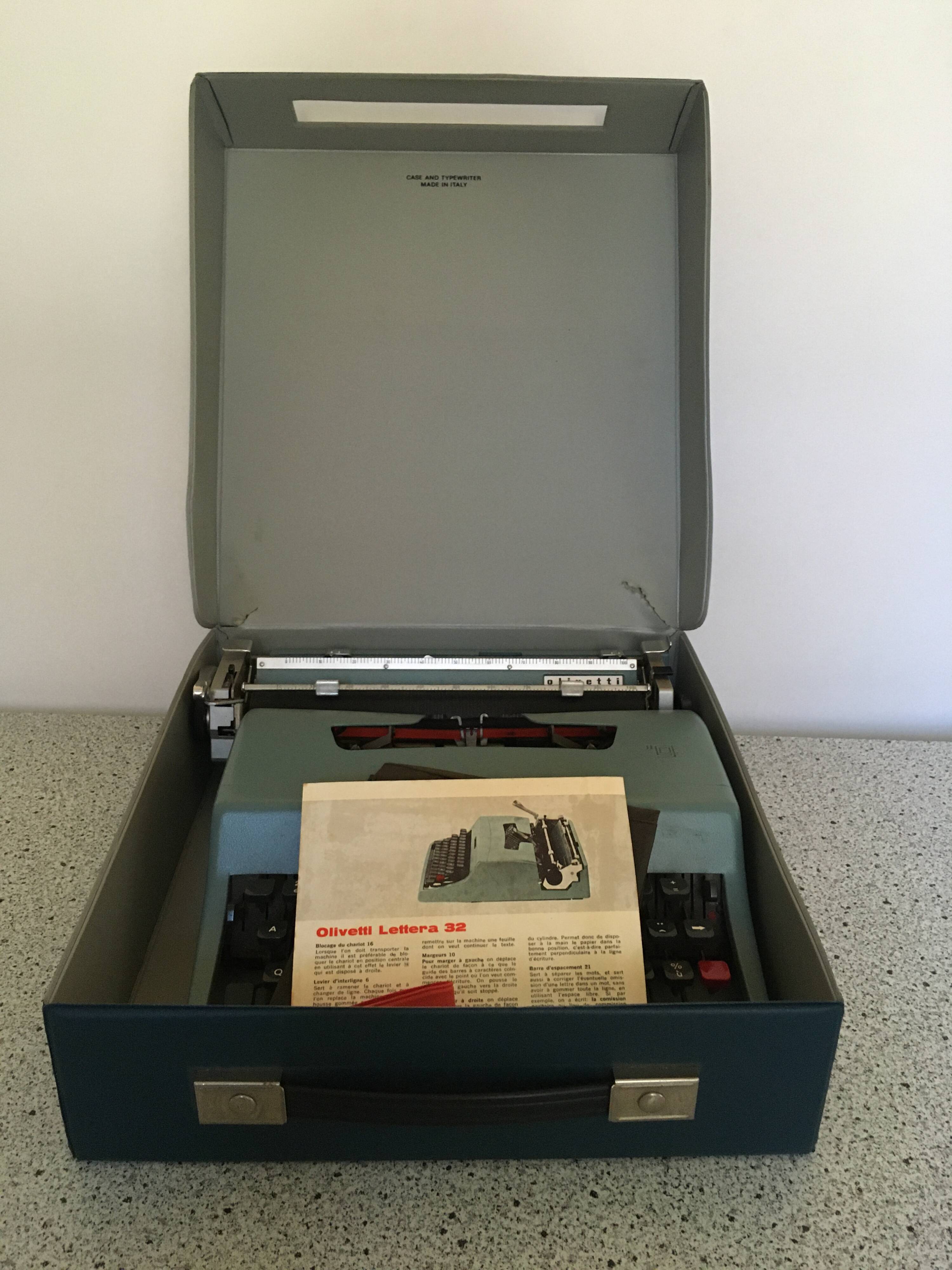 Olivetti Lettera 32 typewriter