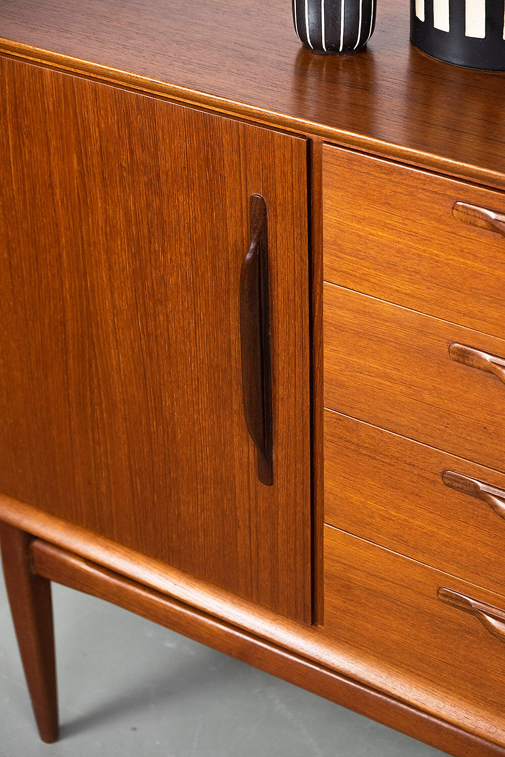 Sideboard in teak with drawers and 3 doors, 1960s