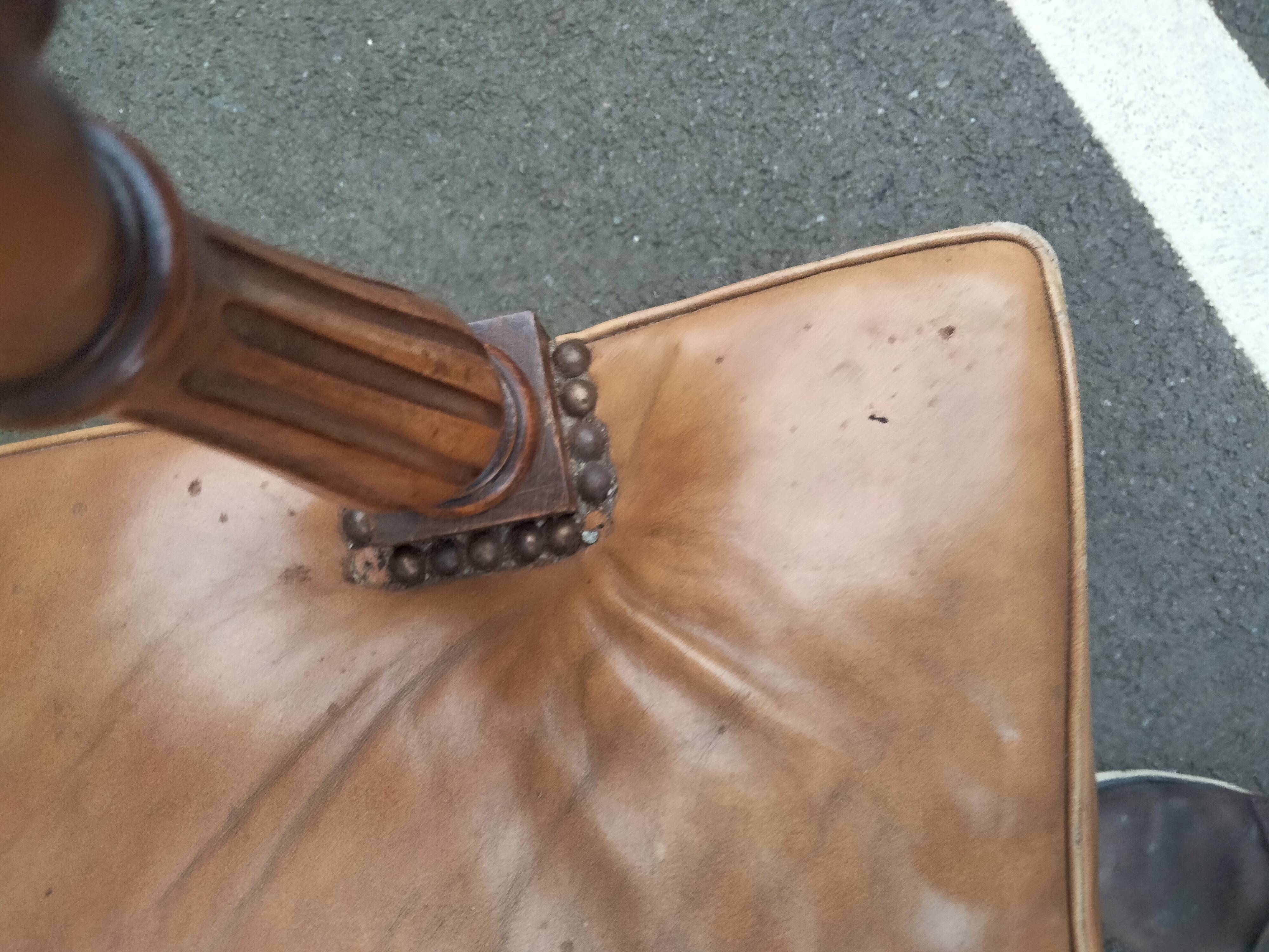 Paire de fauteuils anciens style Louis XVl
