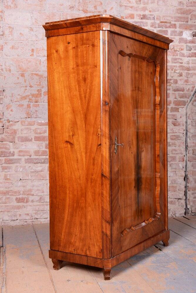 Biedermeier Cabinet in Walnut, Austria, 1830s