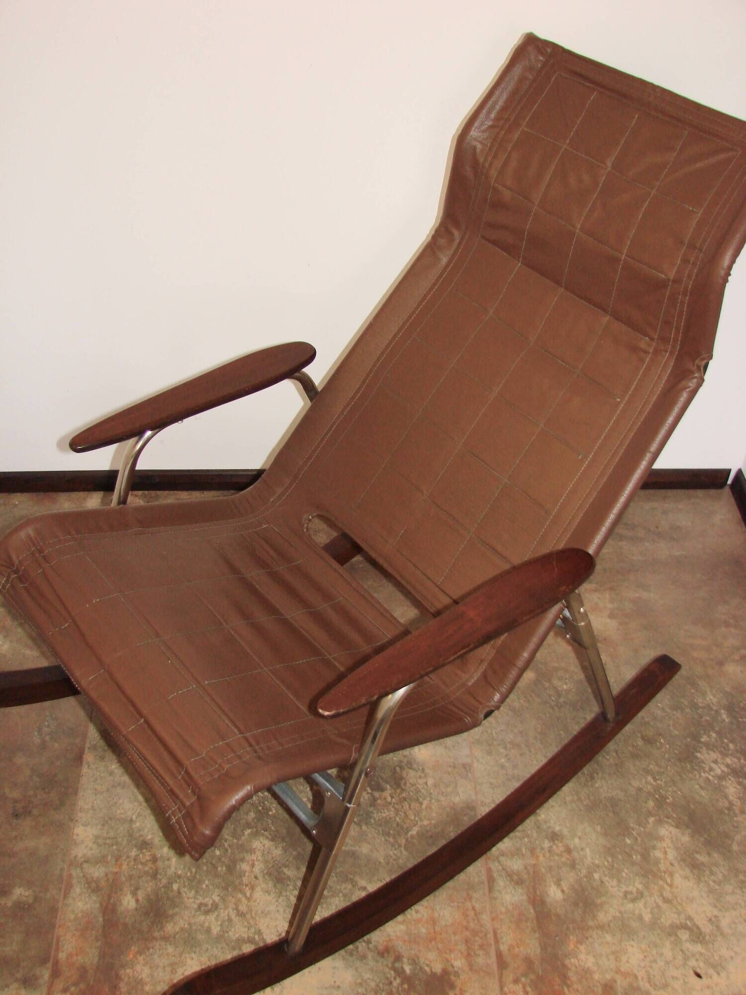 Folding rocking chair designed by Takeshi Nii, 1950s.