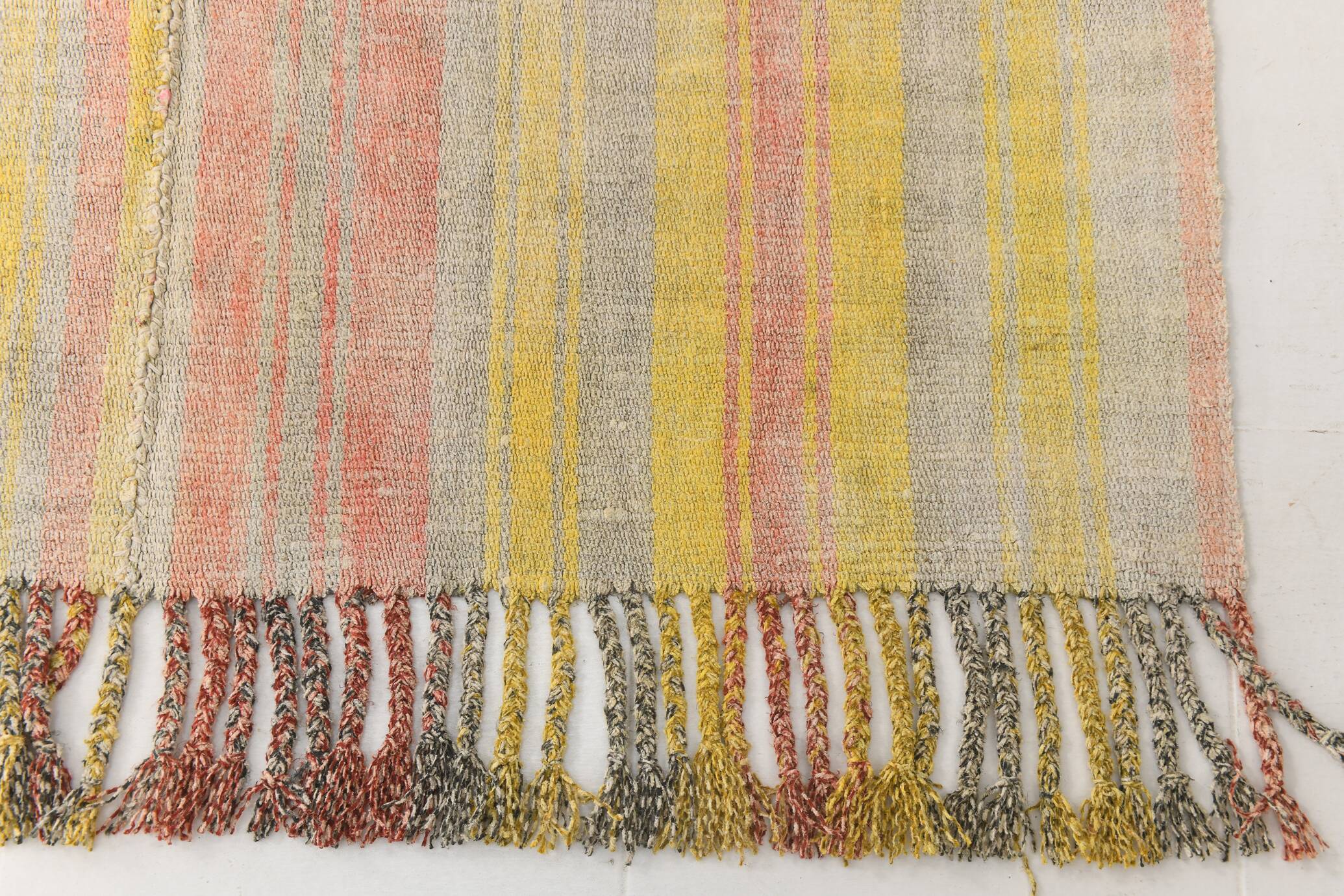 5x7 Pale Red & Yellow Striped Kilim Rug, 147x229Cm