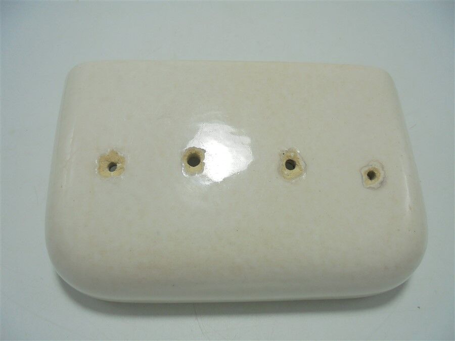 Wall soap dish