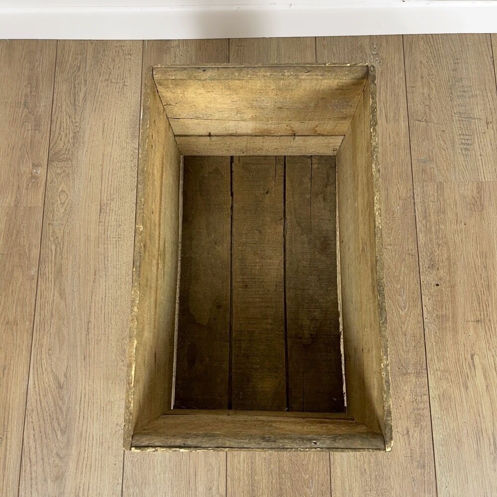 Wooden fruit transport box Argentina 1958