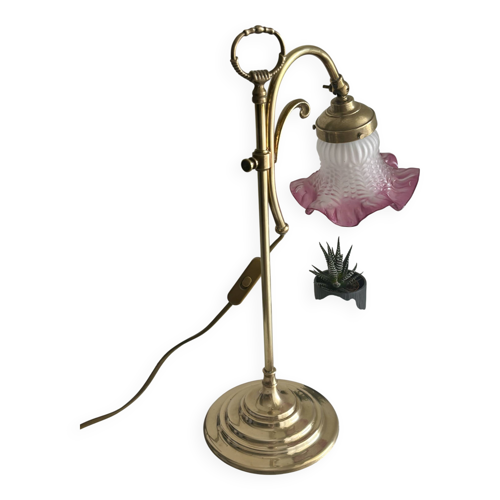 Art Nouveau style lamp in gilded brass and pink opaline tulip