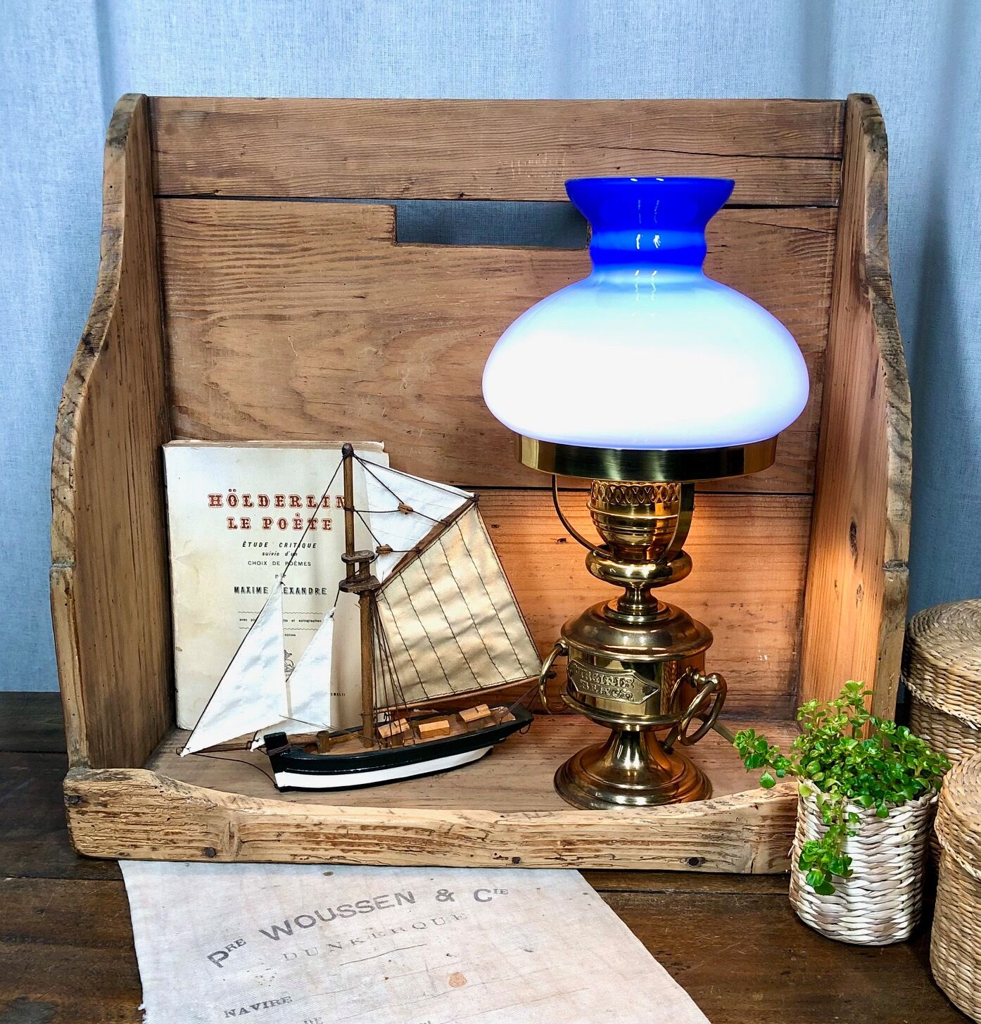 Lampe vintage “Virginia Beach” opaline & laiton