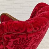 Années 1960, design danois, fauteuil en tissu rouge cerise, très bon état d’origine.