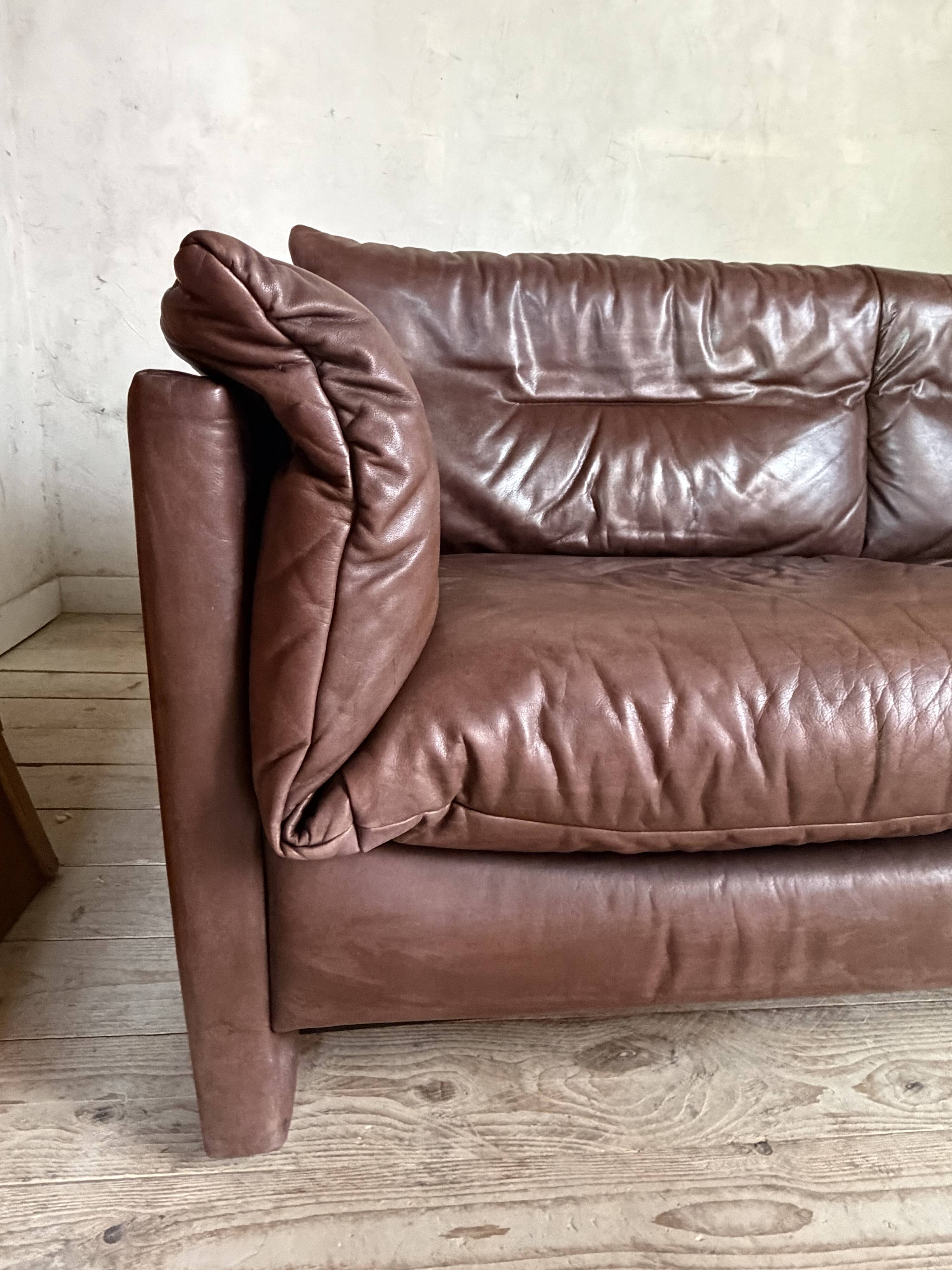 Vintage leather sofa Ligne Roset
